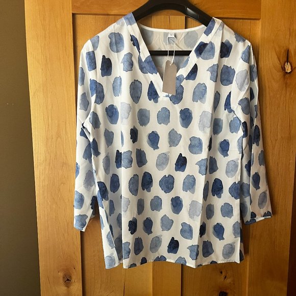 Fashion Says "Me Too" blue and white V-neck blouse. Size L - Picture 1 of 2